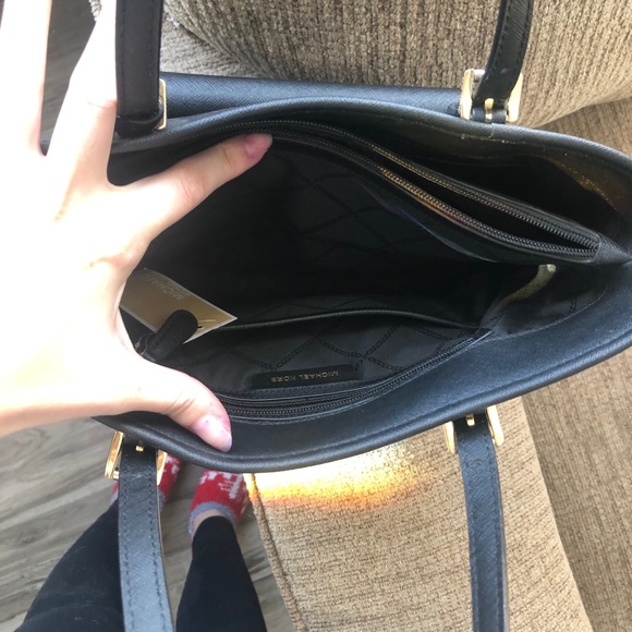 Mk Purse - Picture 8 of 8